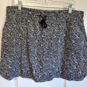 Black and White Croft & Barrow skort - XL